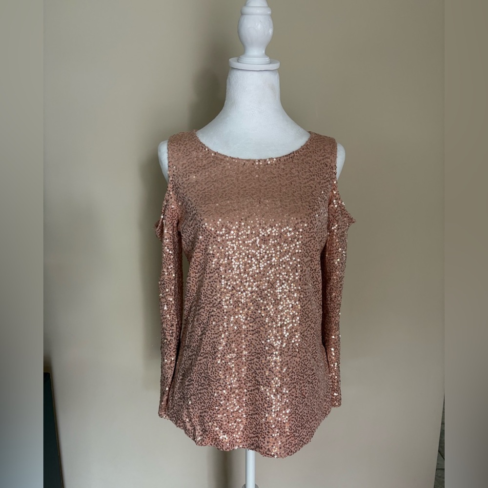 🎾INC Cold Shoulder Top in Rose Gold